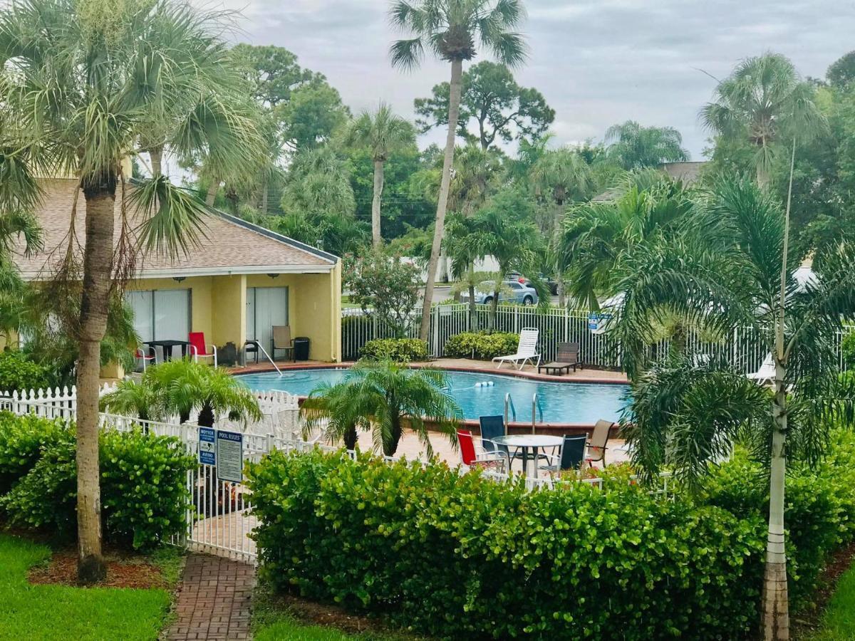 Spacious Condo Close To Siesta Sarasota Exterior photo
