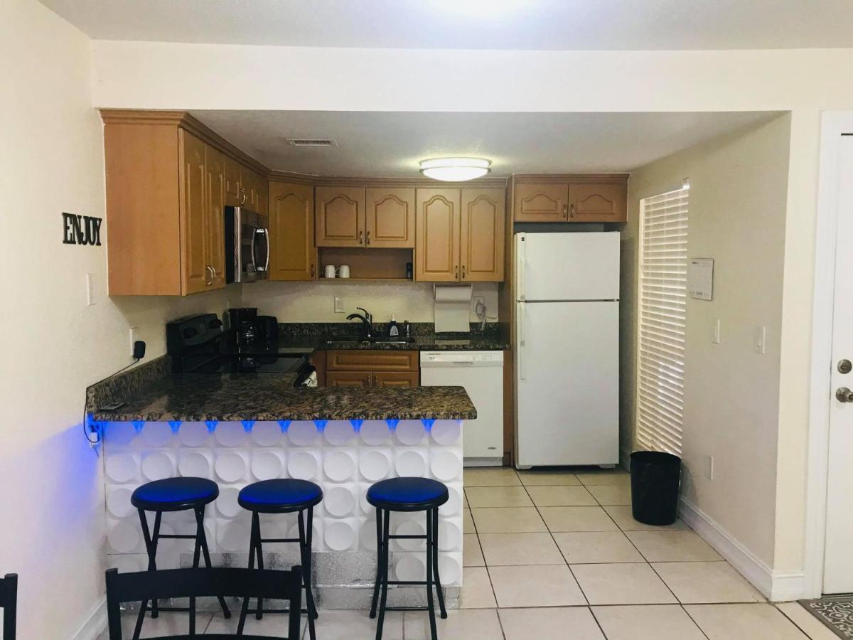 Spacious Condo Close To Siesta Sarasota Exterior photo