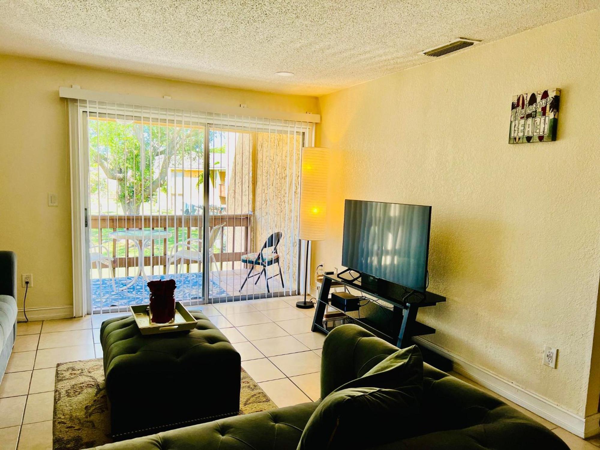 Spacious Condo Close To Siesta Sarasota Exterior photo